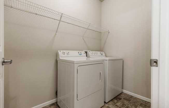 Diamond Bend Apartments | Laundry Room