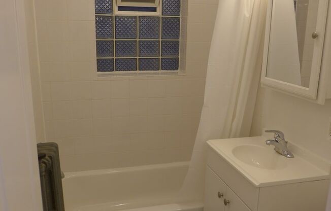 1 bed, 1 bath, 575 sqft, $1,650, Unit 108