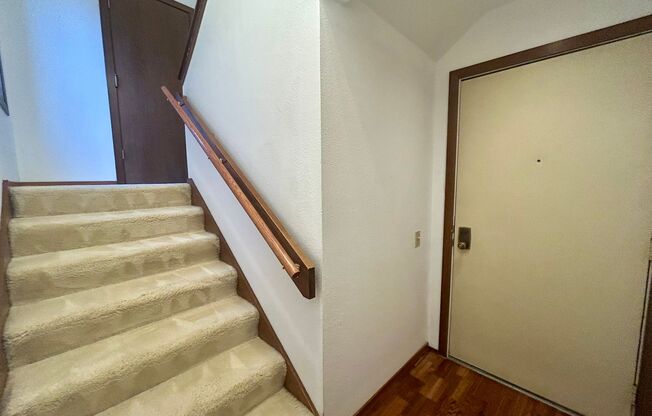 Spacious 2 Bedroom Condo Unit in North Seattle