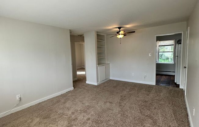 2 beds, 1 bath, 775 sqft, $950, Unit 1411-8