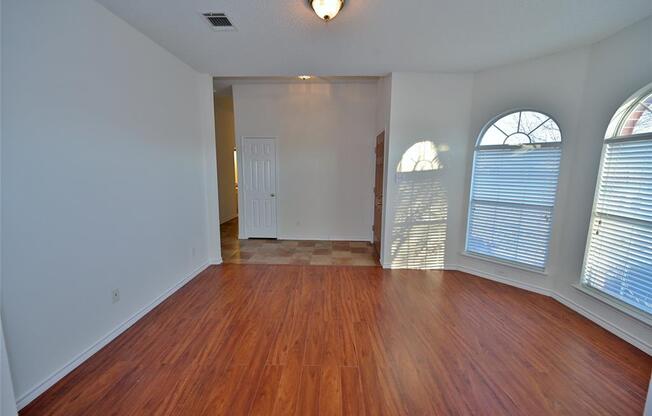 3807 ROSEWOOD LN