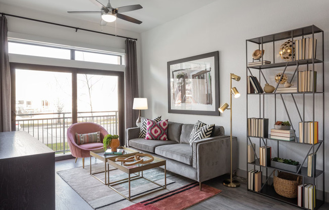2198 W 18 ST