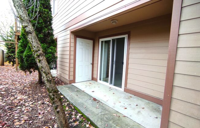 2 beds, 2 baths, 981 sqft, $1,595, Unit 29