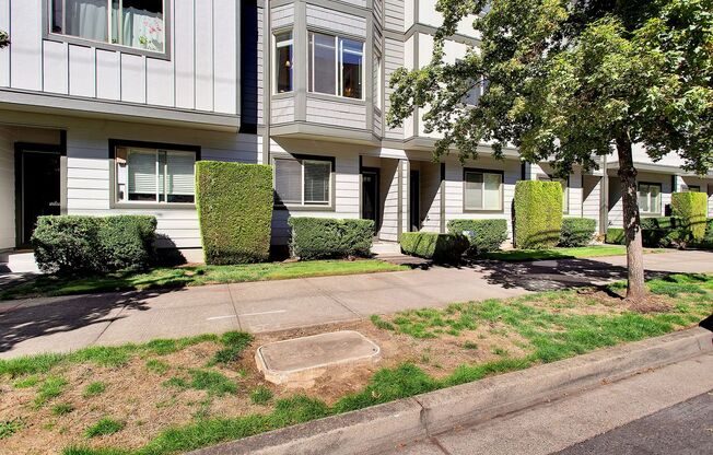 Available 2BR/2.5BATH Townhome with Garage and extra parking!