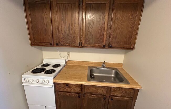 1 bed, 1 bath, $895, Unit 810