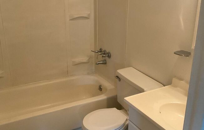 2 beds, 1 bath, $1,195, Unit 1