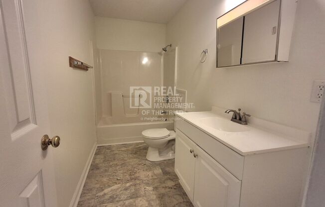 3 beds, 1 bath, 852 sqft, $1,025, Unit Unit A