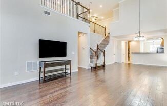 3105 Aurora Dr