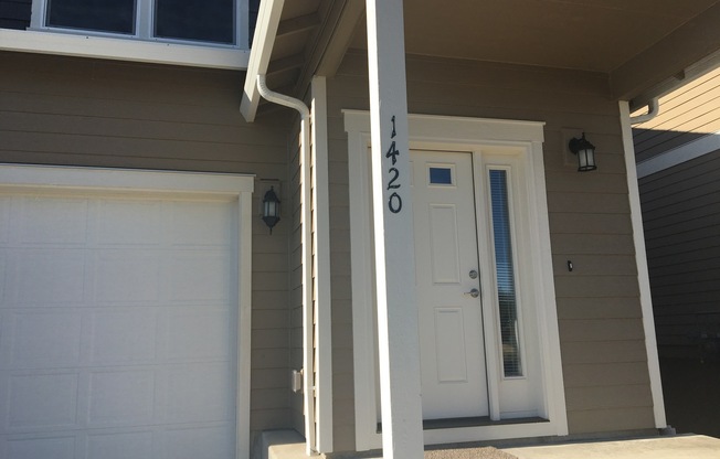 1420 - 1422 Marigold Dr.