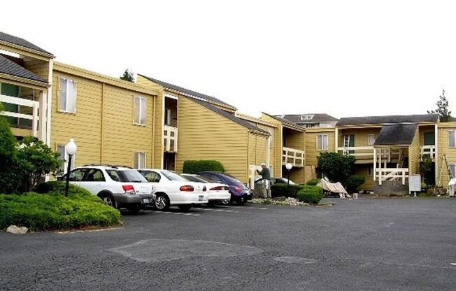 2 beds, 1 bath, 800 sqft, $1,800, Unit Fremont Unit 9