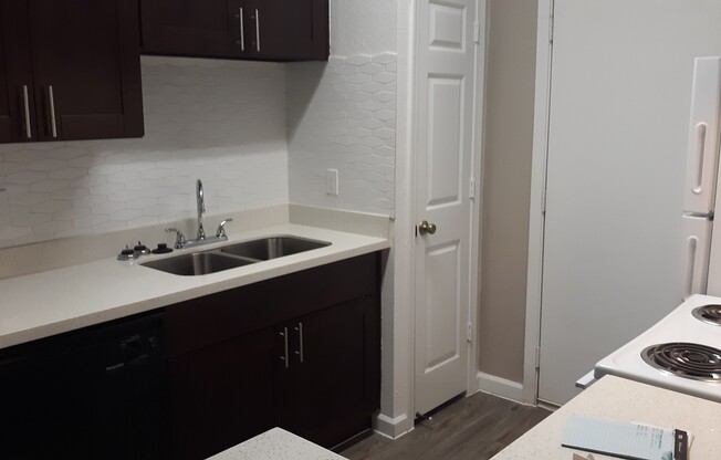 2 beds, 2 baths, 1,038 sqft, $1,215, Unit 3602