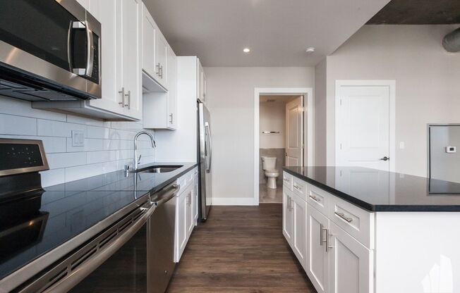 1 bed, 1 bath, 713 sqft, $2,750, Unit 3833-401