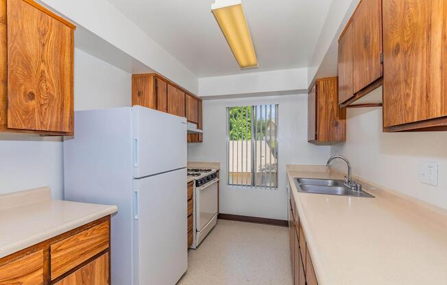 2 beds, 1 bath, 850 sqft, $1,465