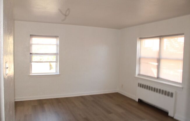2 beds, 1 bath, 850 sqft, $1,650, Unit D-23