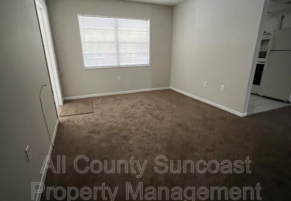 3467 33 AVE N
