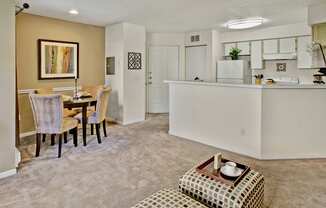 Breckenridge living room Apartments in Everett, WA