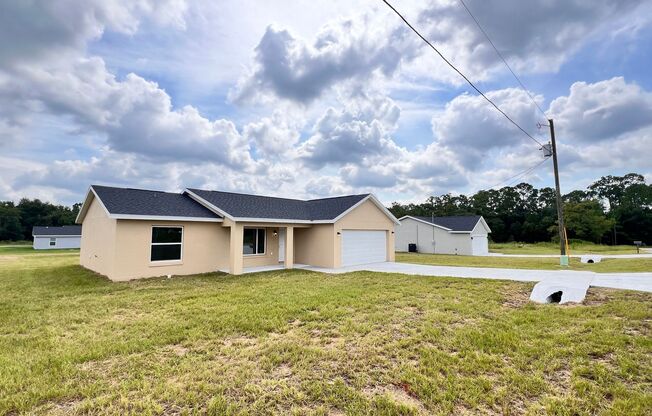 Modern Elegance Awaits: Stunning New Build at 3BD/2BA- 5 Maple Drive!