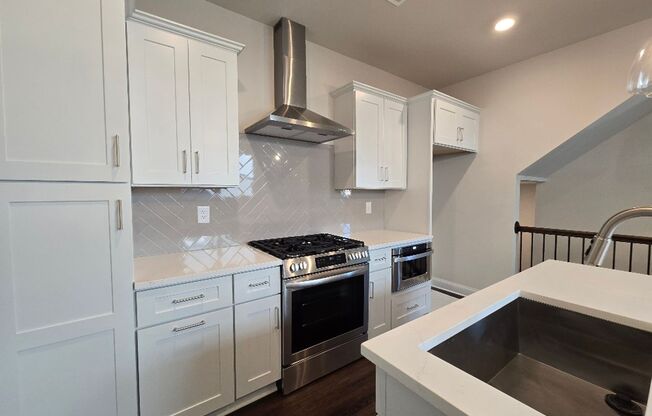 2432 Arty Ave...BRAND NEW TOWNHOME!!! Avail Now!!