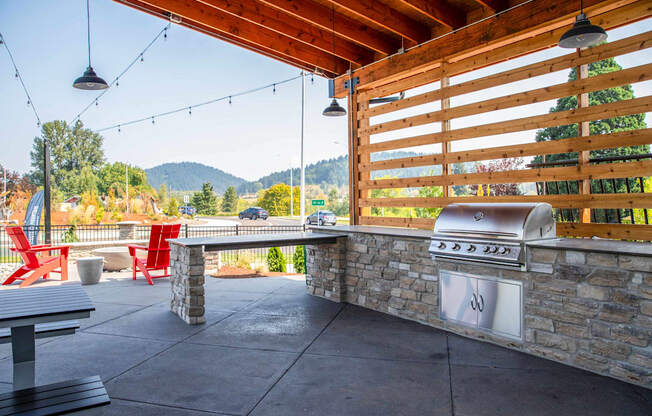 additional photo for property listing at chic digs with room to stretch out in the village 22 carat Scouter's Mountain, Oregon
