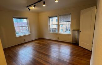 Studio, 1 bath, 470 sqft, $1,295, Unit 302