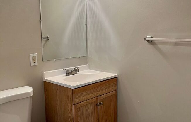 3 beds, 1.5 baths, 1,650 sqft, $1,250, Unit 35