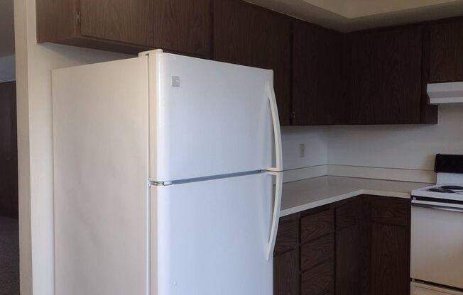 2 beds, 1 bath, 907 sqft, $1,100, Unit B103