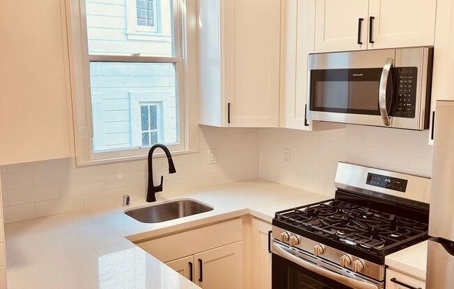 105 (1732 Washington)