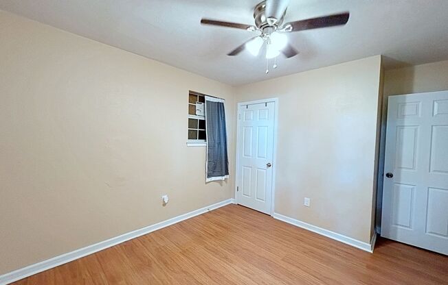 3 beds, 1 bath, $1,100