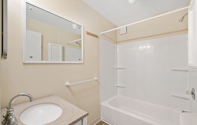 1 bed, 1 bath, 500 sqft, $1,545, Unit 13