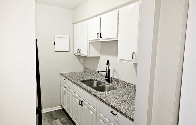 1 bed, 1 bath, 620 sqft, $925, Unit 105 - Premium