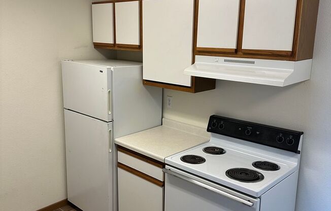 2 beds, 1 bath, 900 sqft, $795, Unit 210