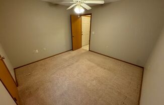 2 beds, 2 baths, $895, Unit UNIT 16