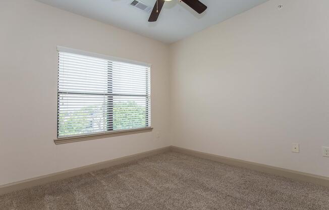 1 bed, 1 bath, 661 sqft, $1,200