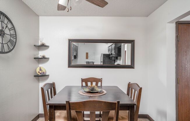 2 beds, 1 bath, 799 sqft, $1,045
