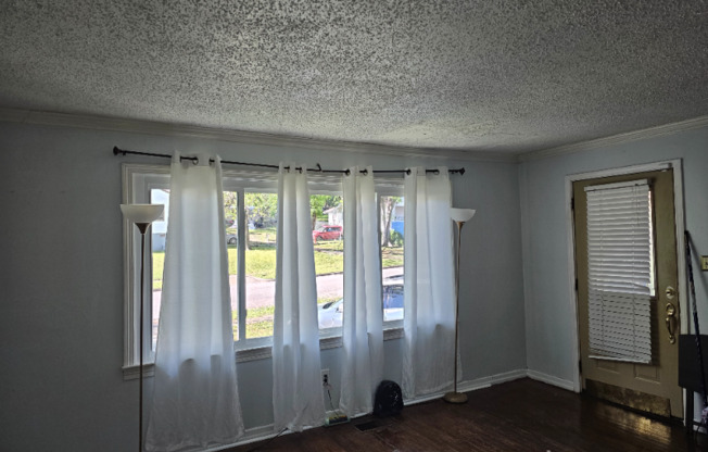 1901 35 AVE N