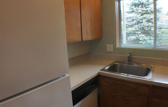 2 beds, 1 bath, 740 sqft, $1,475, Unit 304