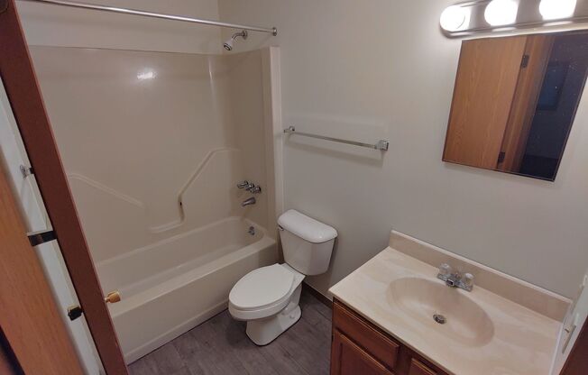 2 beds, 1 bath, 720 sqft, $980, Unit 1249-08