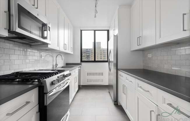 1 bed, 2 baths, $9,000, Unit 47H