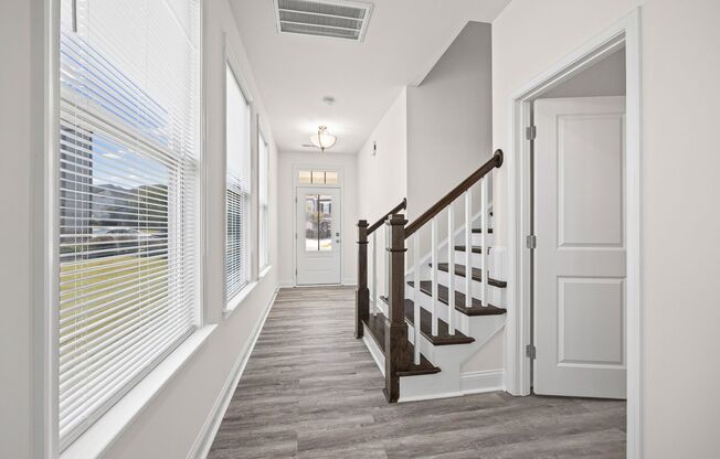 Gorgeous 3-bed 2.5 bath end unit Townhome in Paddlers Cove of Lake Wylie!