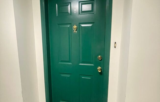 VERY SPACIOUS CONDO ON 3RD FLOOR WITH ELEVATOR