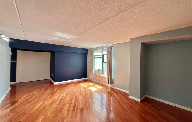 Studio, 1 bath, 450 sqft, $2,700, Unit 4H