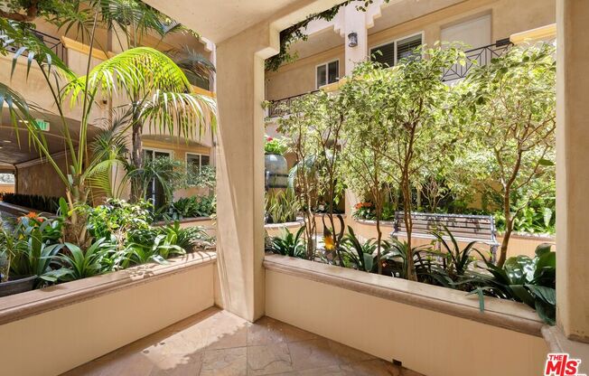16123 SUNSET BLVD