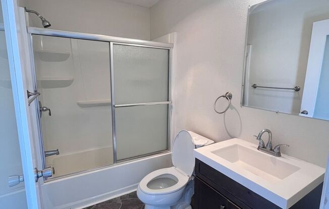 2 beds, 2 baths, $2,900, Unit 301