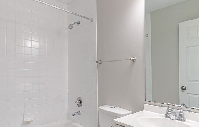 2 beds, 2 baths, 810 sqft, $1,250, Unit 135