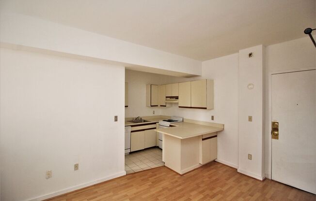Cozy Mt Vernon Efficiency Studio w/ W/D in Bldg & A/C! Available 6/16