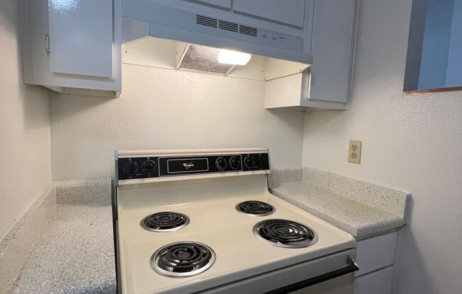 2 beds, 2 baths, 1,000 sqft, $1,225, Unit 404