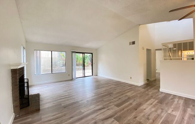 3Bd/2.5Ba house in Shadowridge!