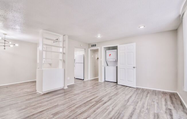 2 beds, 2 baths, 1,030 sqft, $975, Unit 105