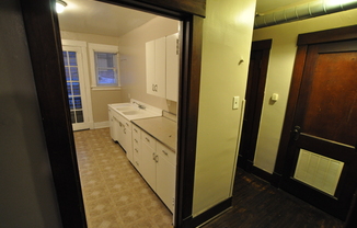 3 beds, 1 bath, $595