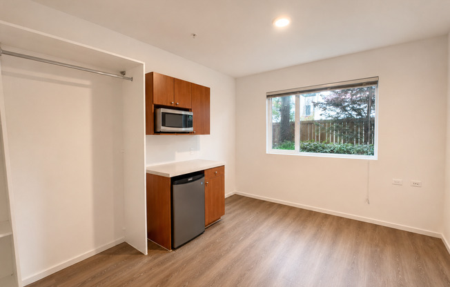 Studio, 1 bath, 176 sqft, $1,195, Unit 4105